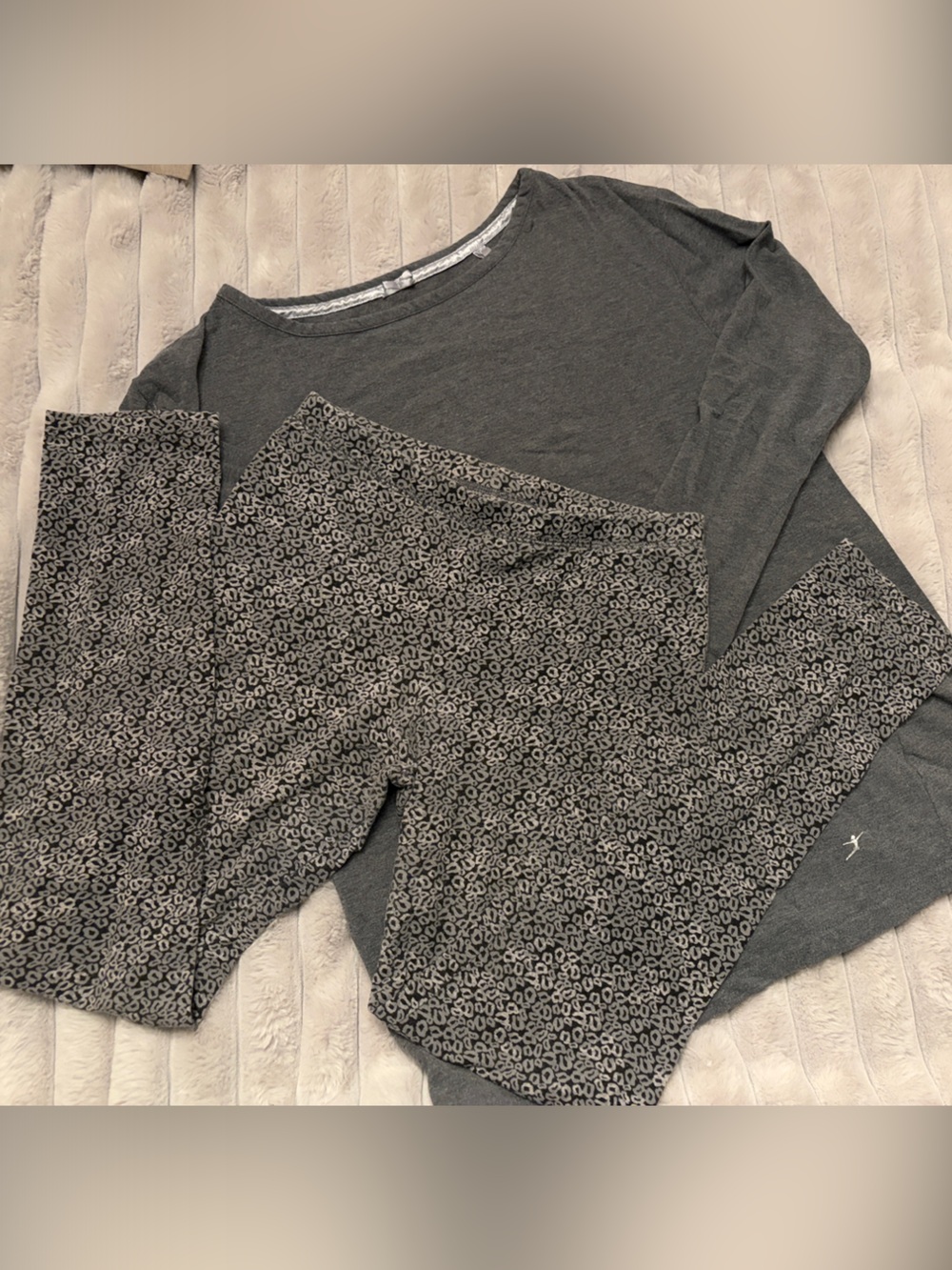 Danskin Women’s Long Sleeve Gray Leopard Print PJ Set